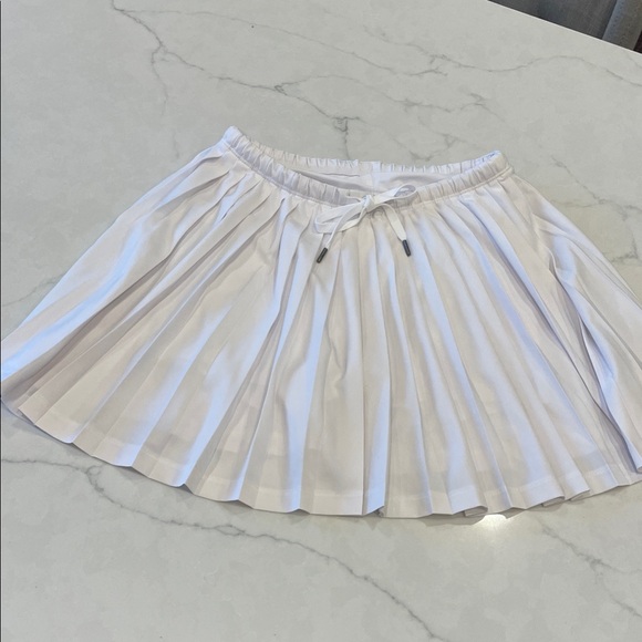 Vuori Clementine White Pleated Skirt - Picture 1 of 7
